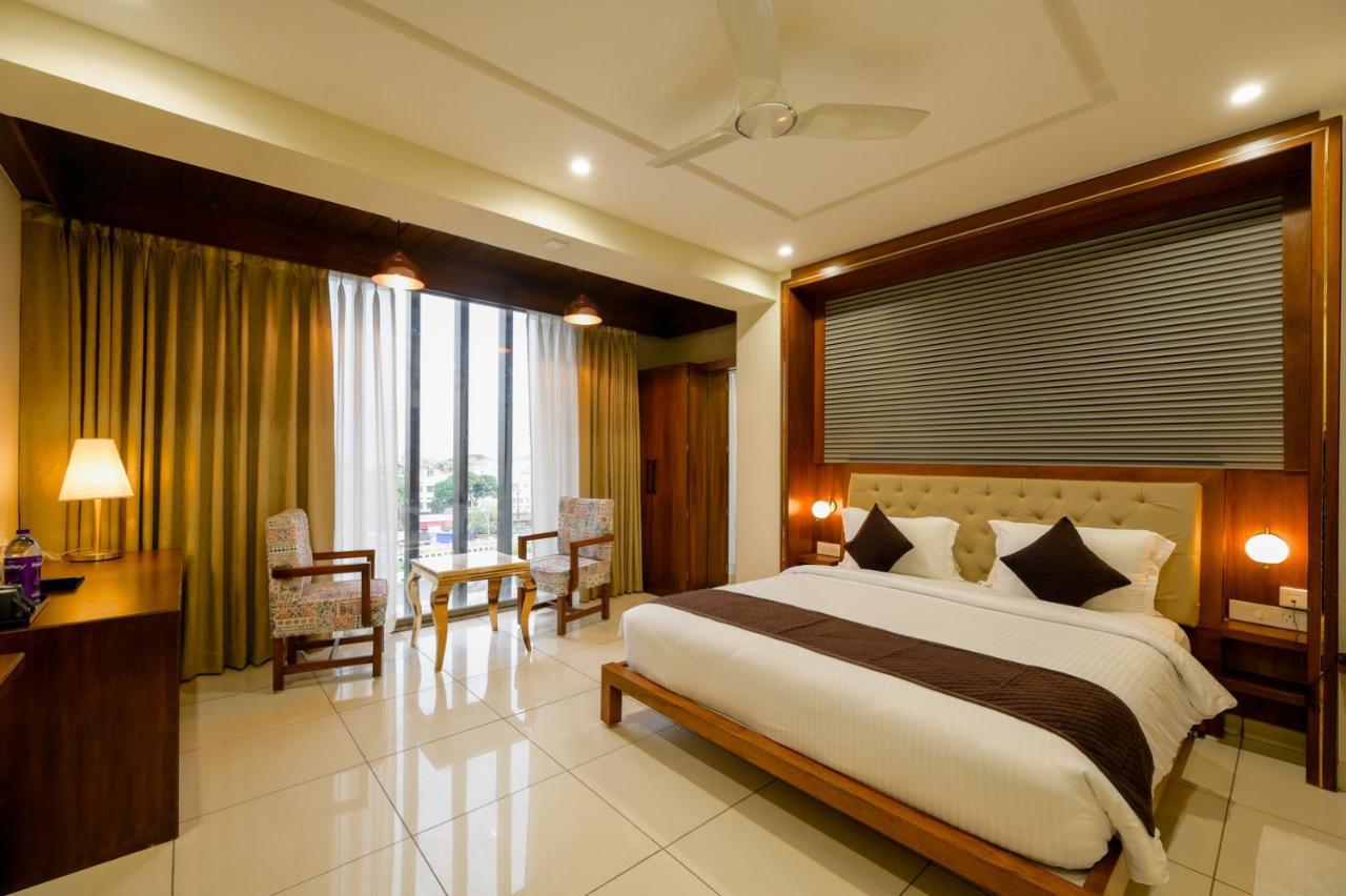 Hotel The Shivalik Bhubaneswar Exterior foto